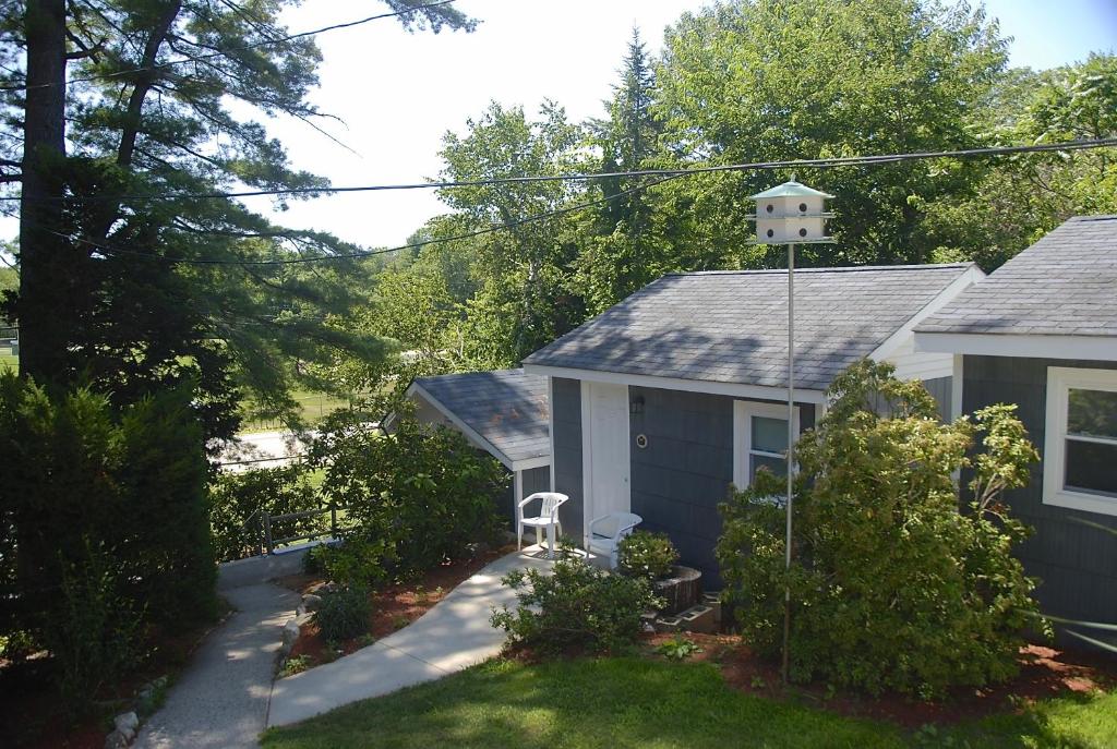 Kittery Inn and Suites image