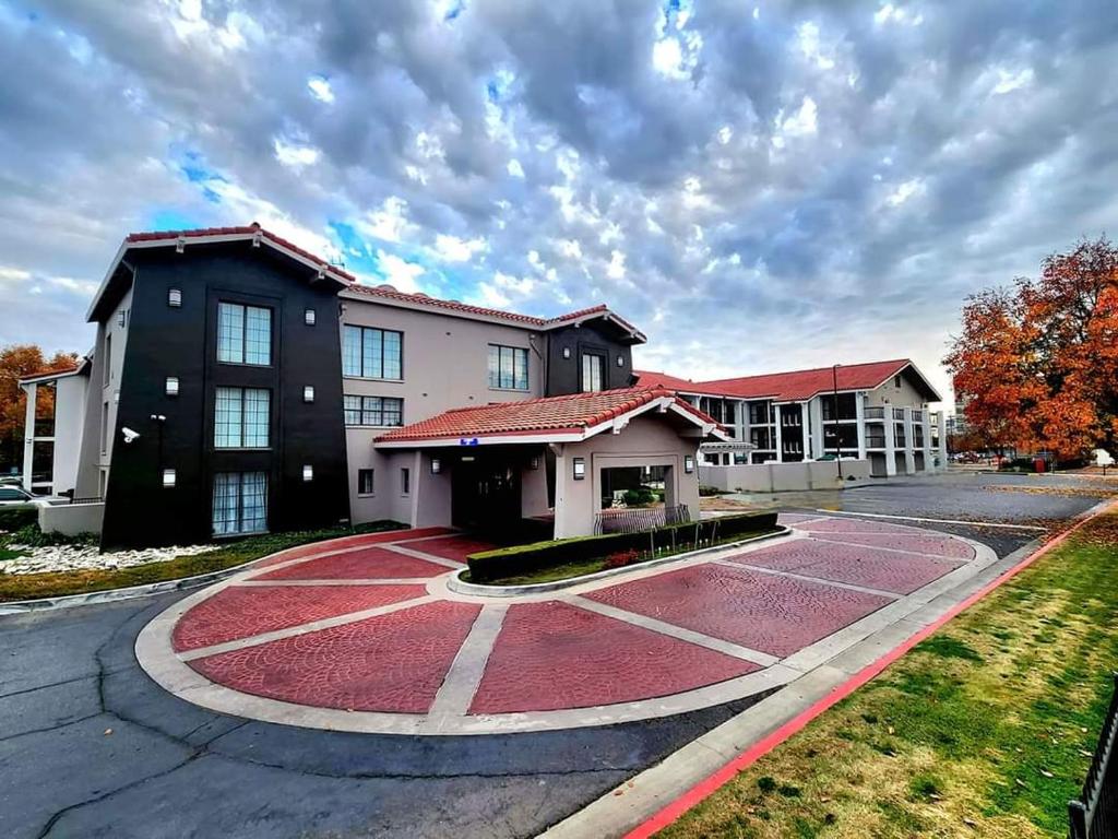 La Quinta Inn by Wyndham Fresno Yosemite photo 1