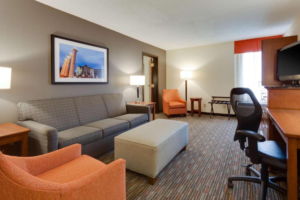 Drury Inn & Suites Columbia Stadium Boulevard photo 4