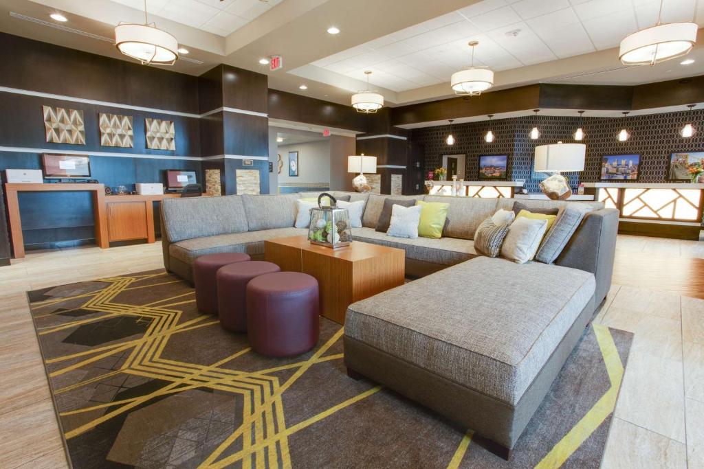 Drury Inn & Suites Pittsburgh Airport Settlers Ridge photo 1