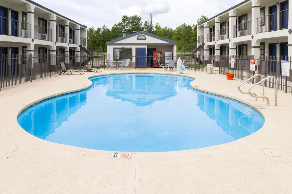 Motel 6 Nacogdoches, TX photo 2