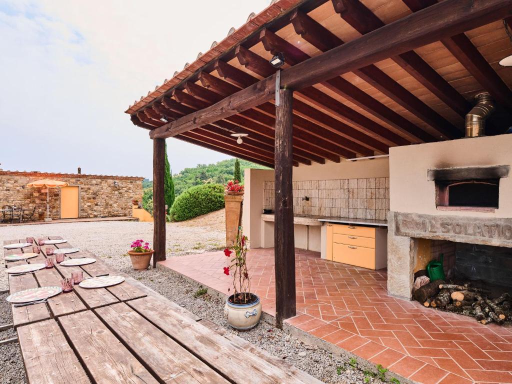 Spacious apartment in a beautiful farmhouse with swimming pool photo 4