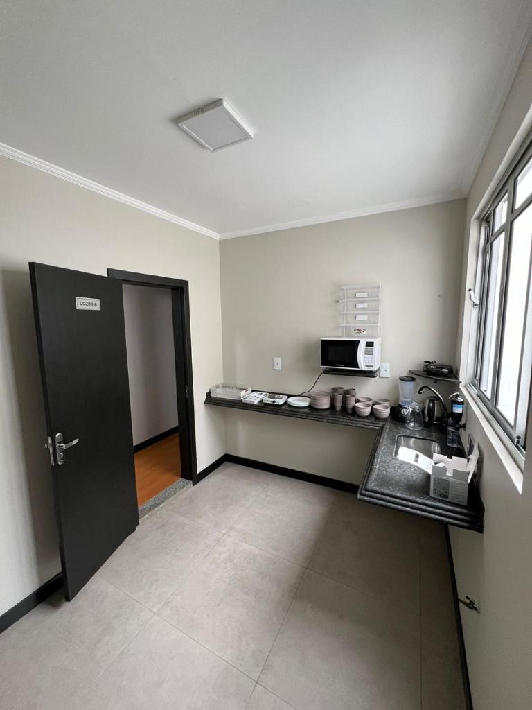 Apartamento na região central. Diária de quartos privativos. photo 2