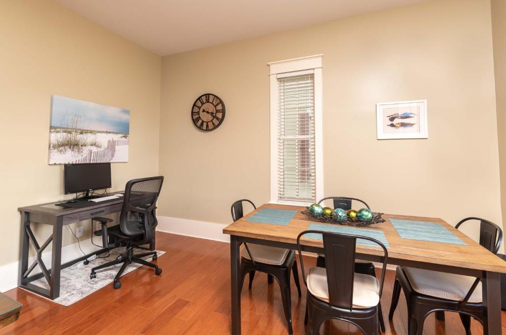 Cherokee Farms Flat - New Listing in Habersham photo 4