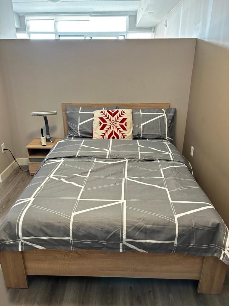 UW/WLU Entire 1bedroom Apartment