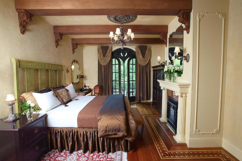 Ledson Hotel & Zina Lounge photo 2