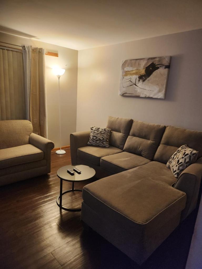 private upper 1 bd apartment image