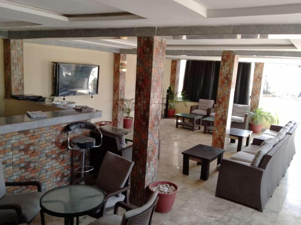Emerald Hotel photo 3