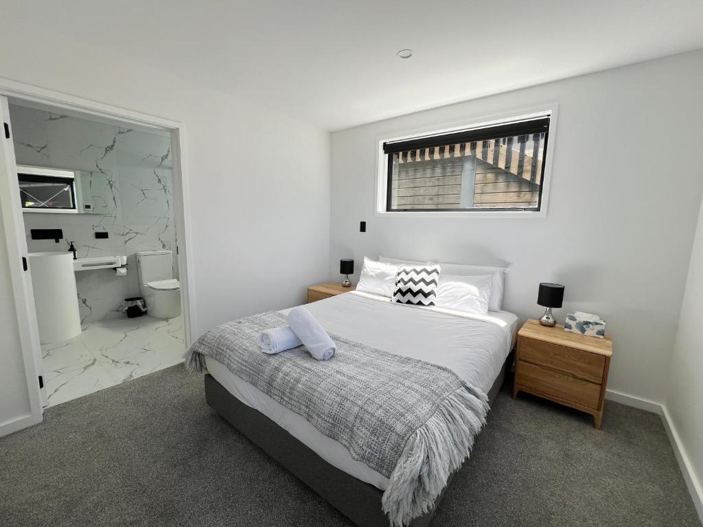 Stunning Lakeview Holiday House Queenstown photo 2