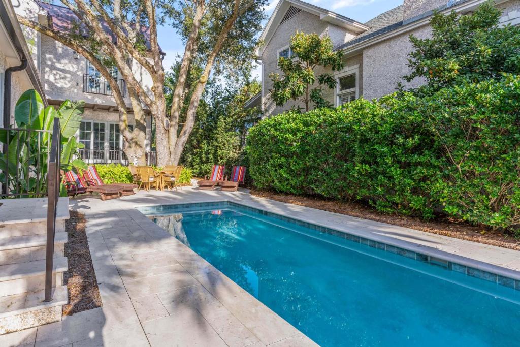 Once Upon a Tide - 4222 Seventh Street