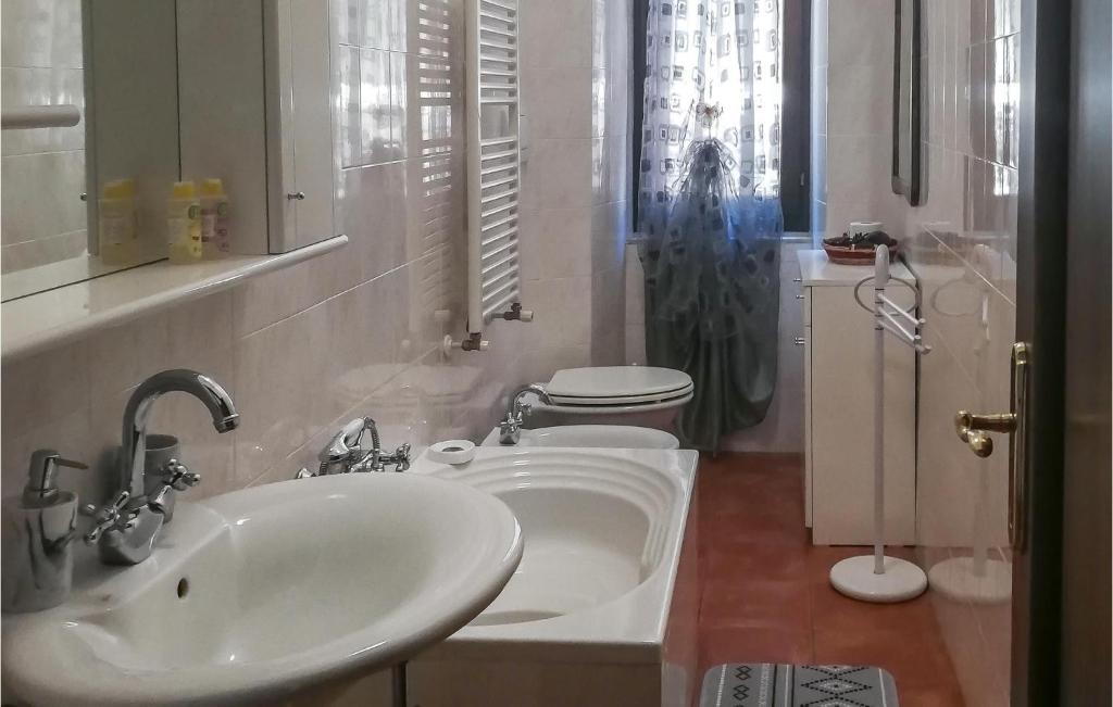 3 Bedroom Lovely Home In Torza photo 3