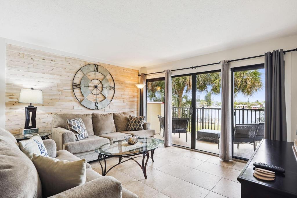 Land's End 1-208 Bay Front - Premier image