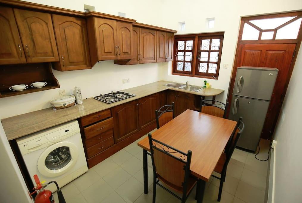 Maharagama 5BR bungalow 1BR USD 21 per night photo 3