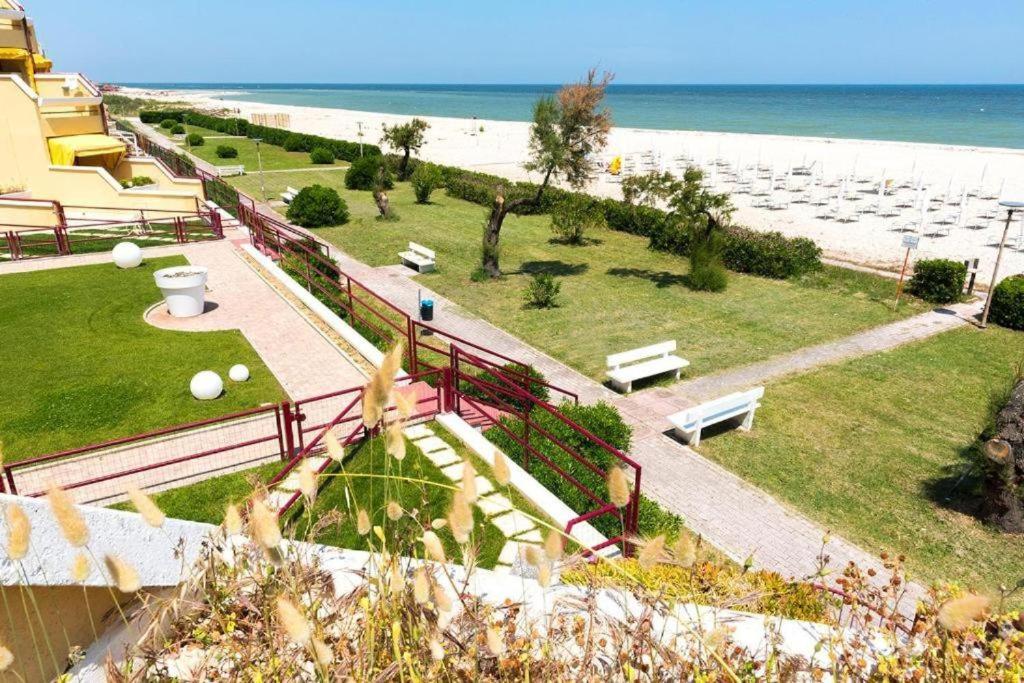 SE012 - Senigallia, monolocale fronte mare al residence Piramidi photo 3