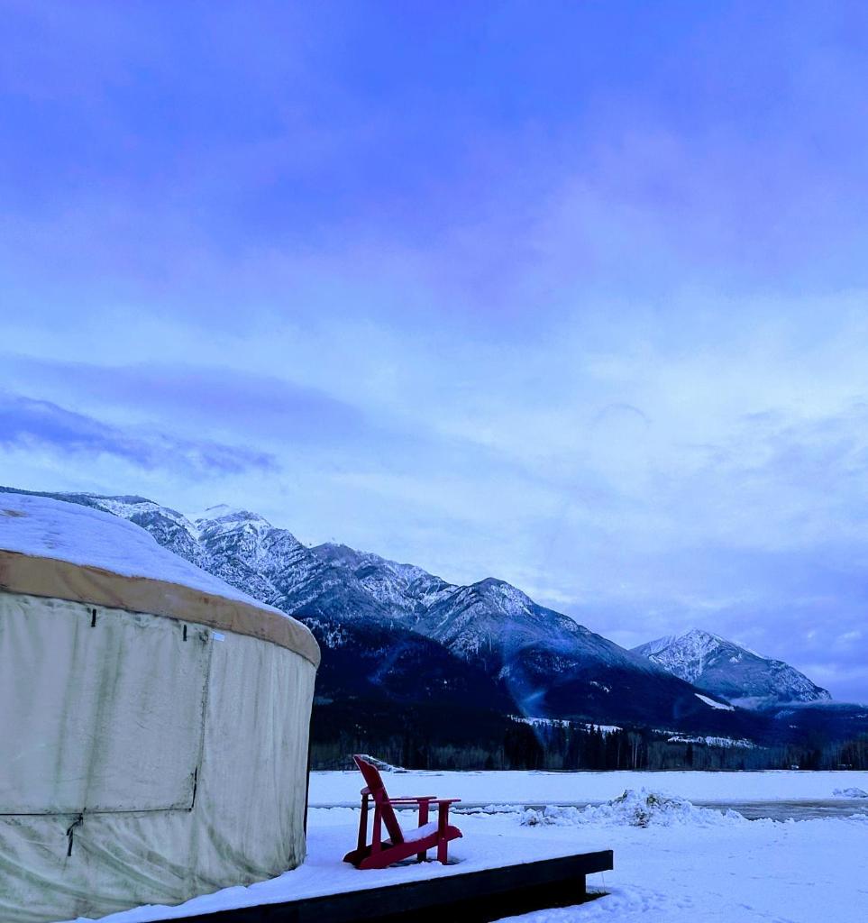 Golden Mountain Yurt photo 3