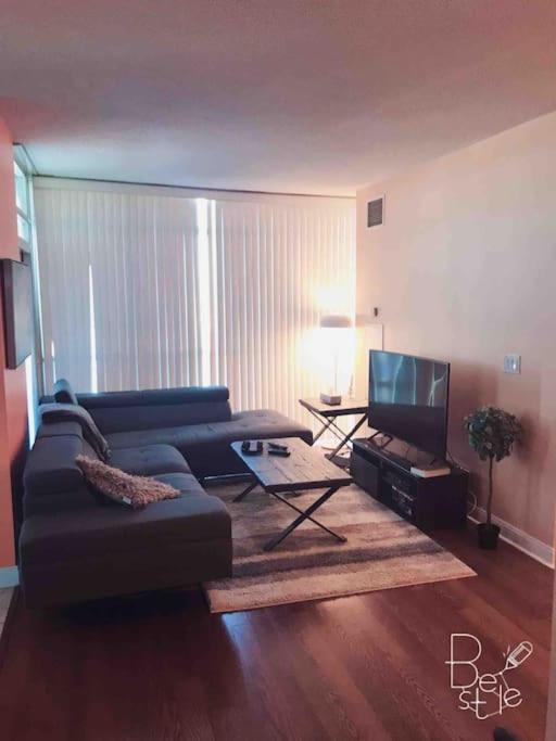 Magnificent 2bed 2bath Condo photo 2