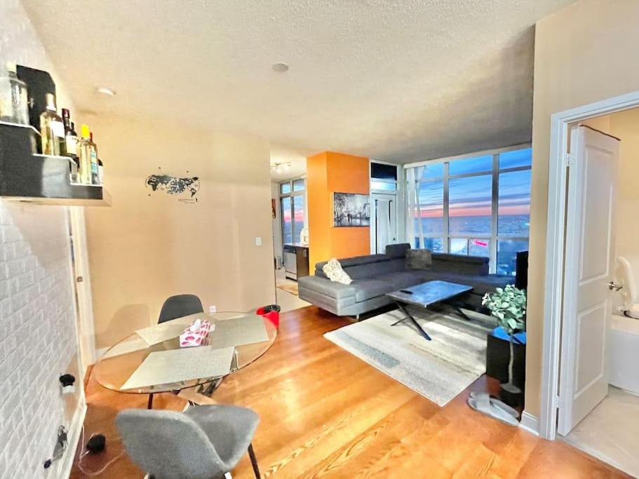 Magnificent 2bed 2bath Condo photo 3