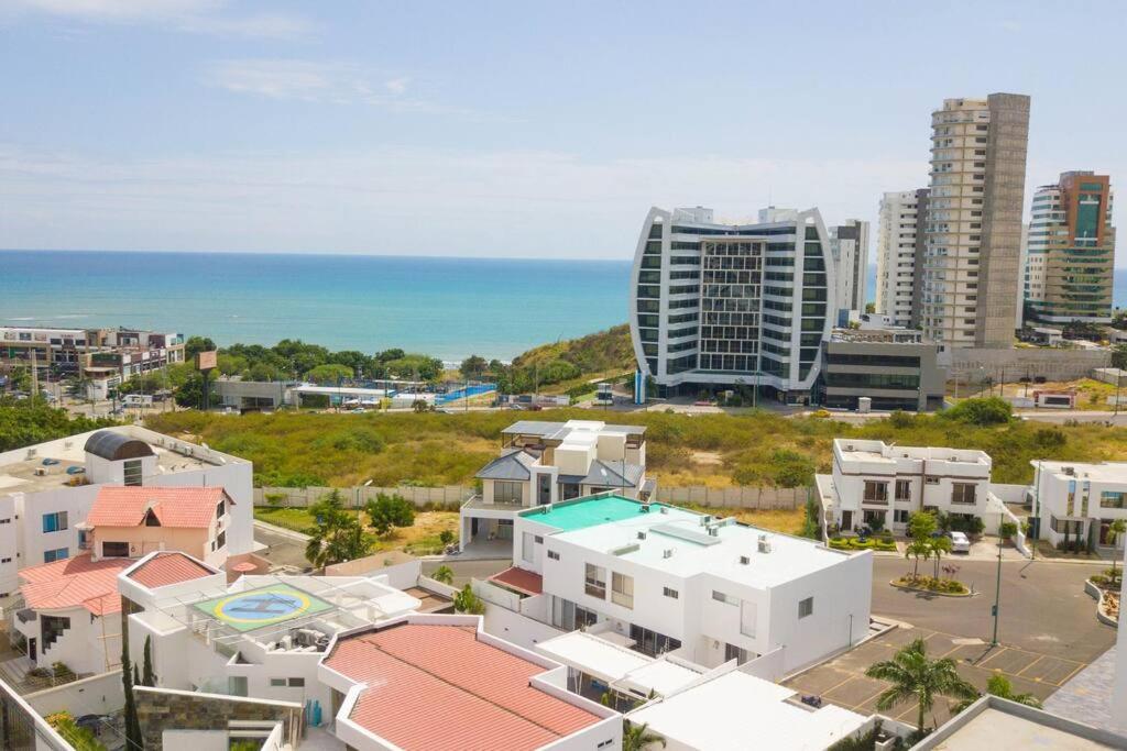 Fantastic 2 Bedroom, pool, oceanview photo 2