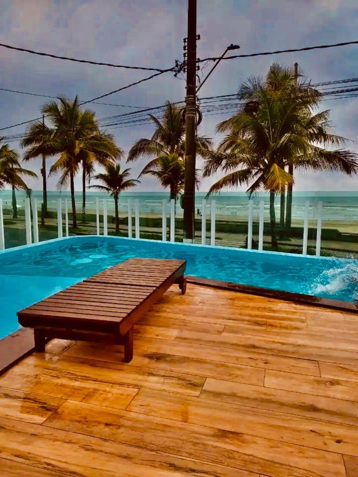 Mongaguá com vista para o Mar pé na areia photo 1