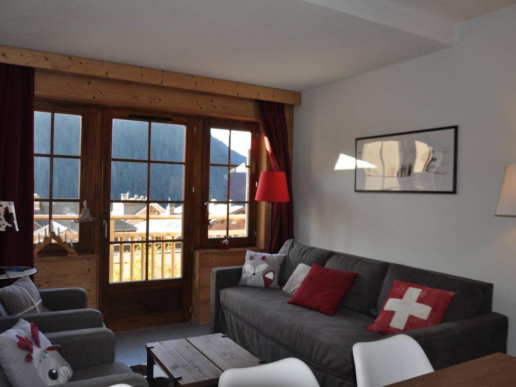 Appartement central à Châtel avec balcon et accès piscine - FR-1-693-105 - Tap to explore photos