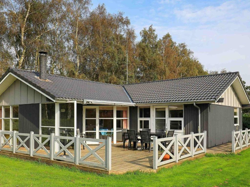 Four-Bedroom Holiday home in Væggerløse 22