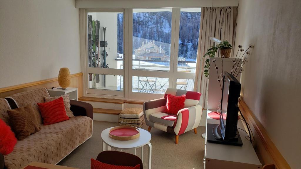 Balcon plein Sud sur les pistes