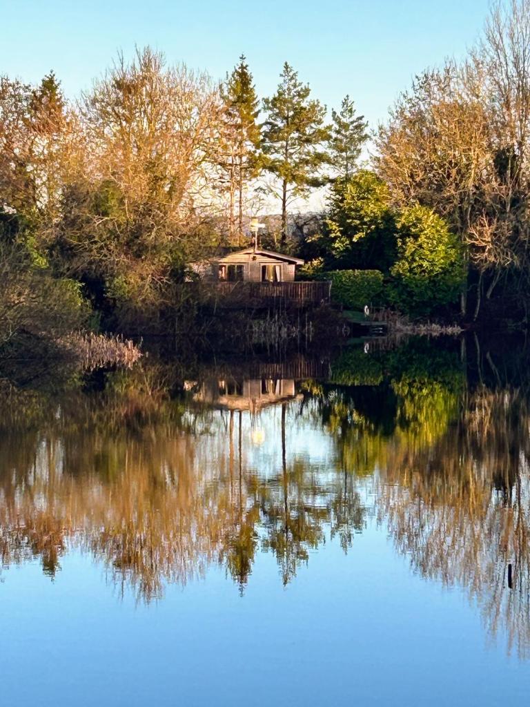 'Mallard' Secluded Rustic Lodge - Digital Detox Paradise photo 4