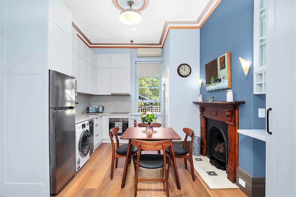 Stylish Surry Hills Heritage Retreat photo 2
