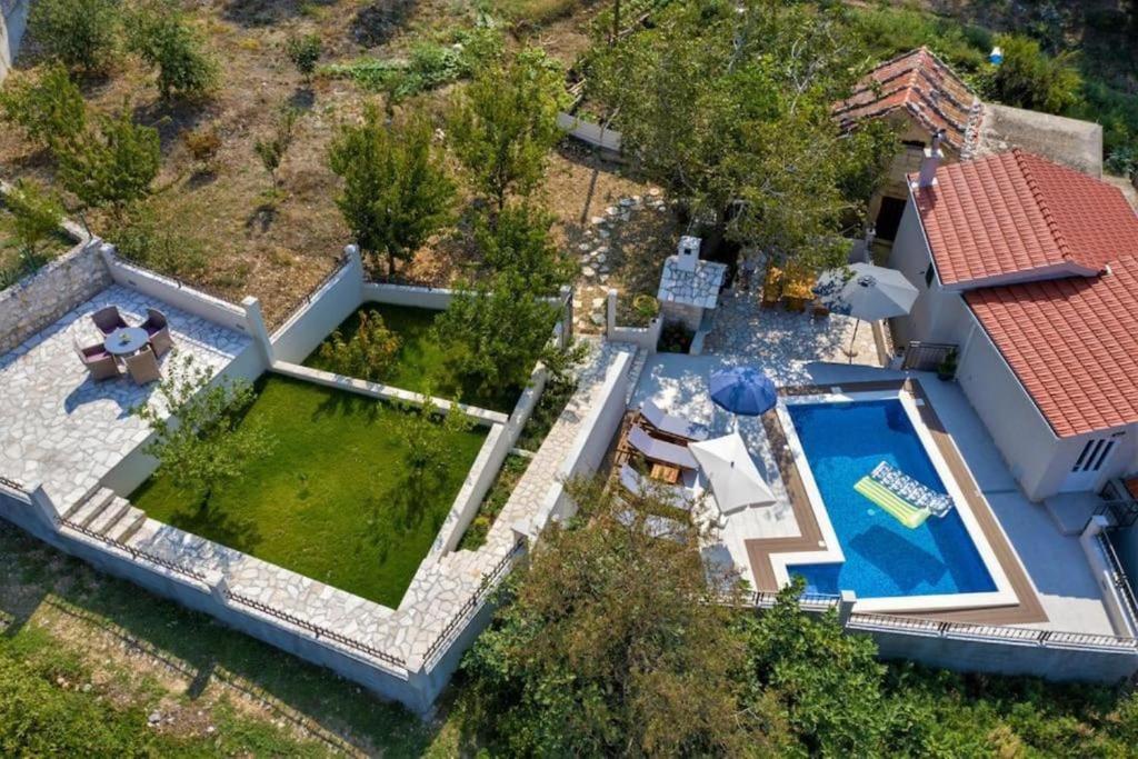 Holiday house Alina with heated Pool photo 4