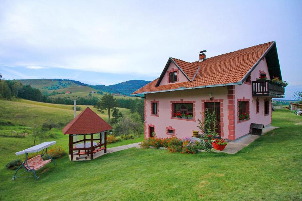 Domaćinstvo Spasenić photo 1