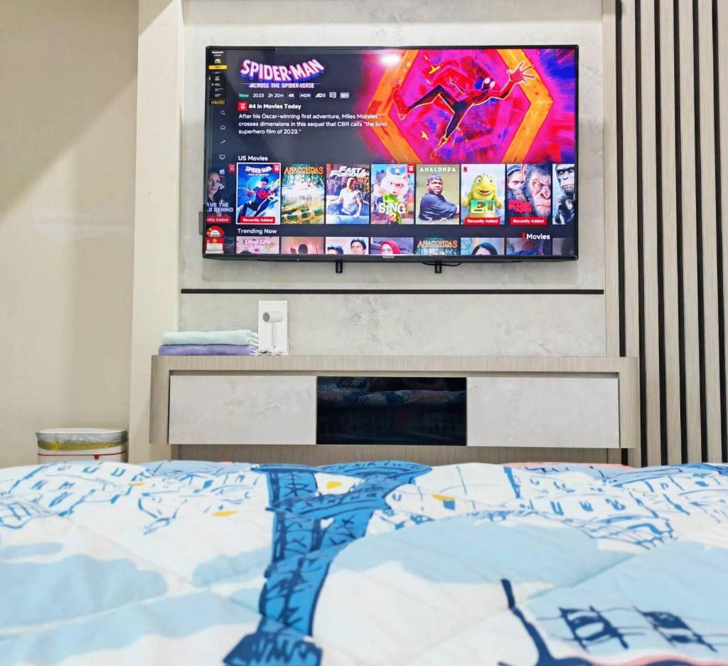 UG Homestay BP with 4 Air-Con Rooms, Netflix, Minibar & 300mbps Wi-Fi