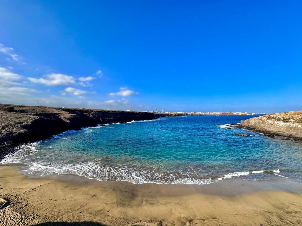 Beachfront - ocean view - sea view - modern - cozy - Netflix & Wi-Fi - islet view - dunes view - mountain view photo 3