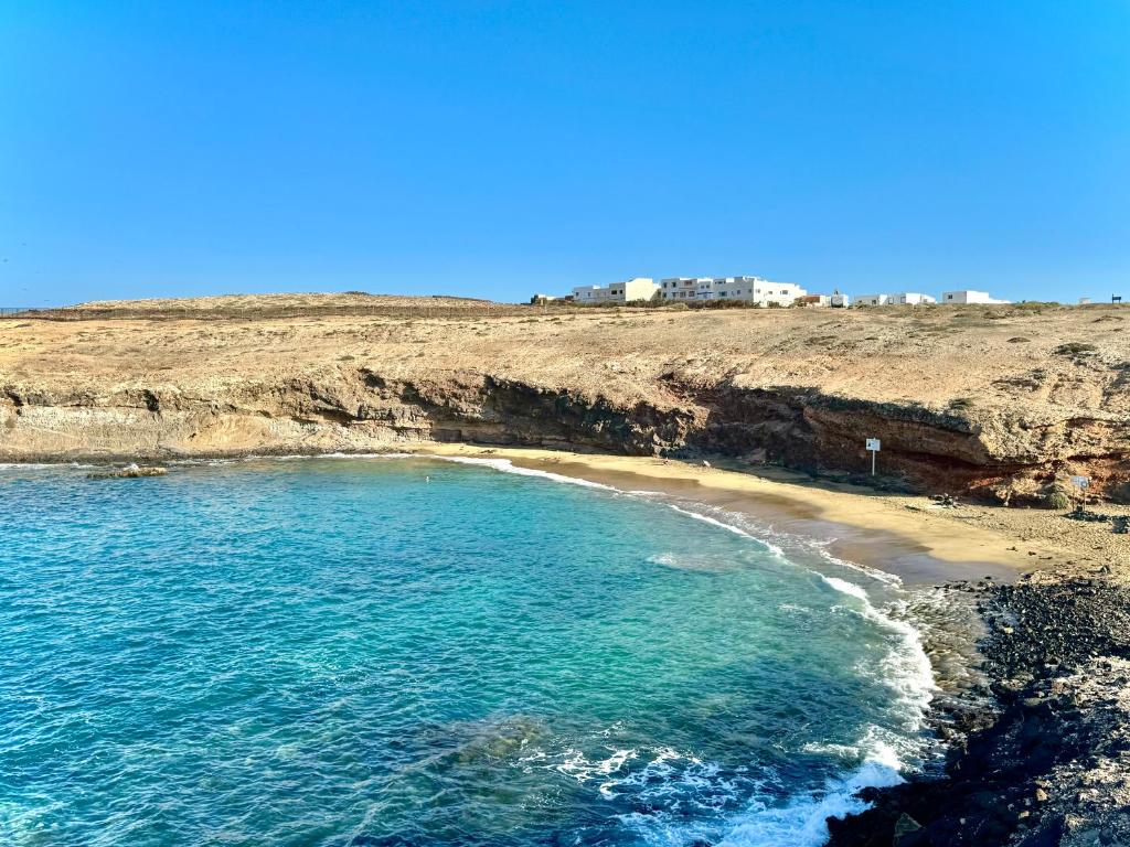 Beachfront - ocean view - sea view - modern - cozy - Netflix & Wi-Fi - islet view - dunes view - mountain view photo 4