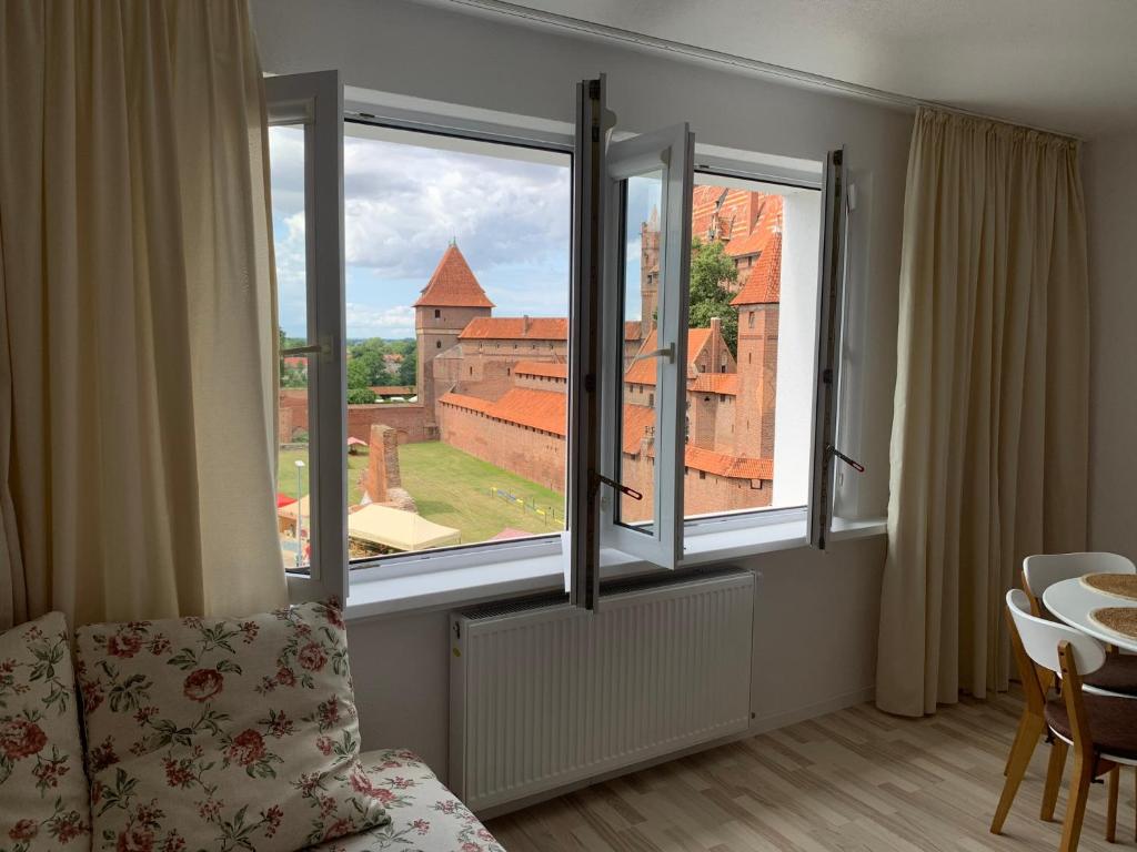 Widok Zamku o poranku photo 2