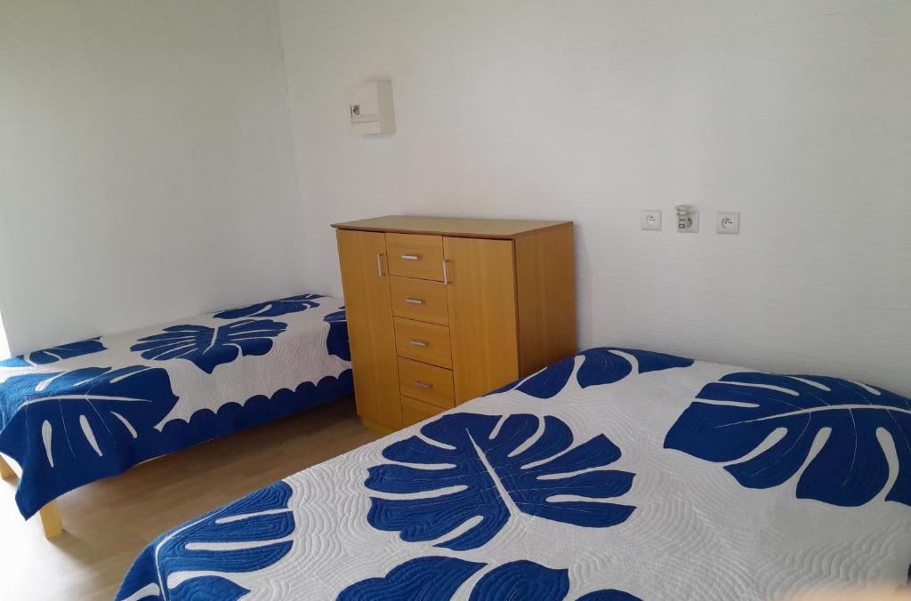 Mara'ai le spot Tubuai, Chambre Triple Deluxe Mahu SDB Privée avec piscine photo 3