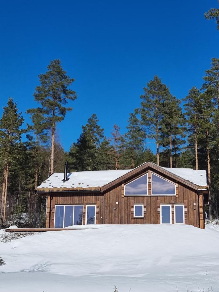 Holiday cabin in beautiful surroundings photo 1