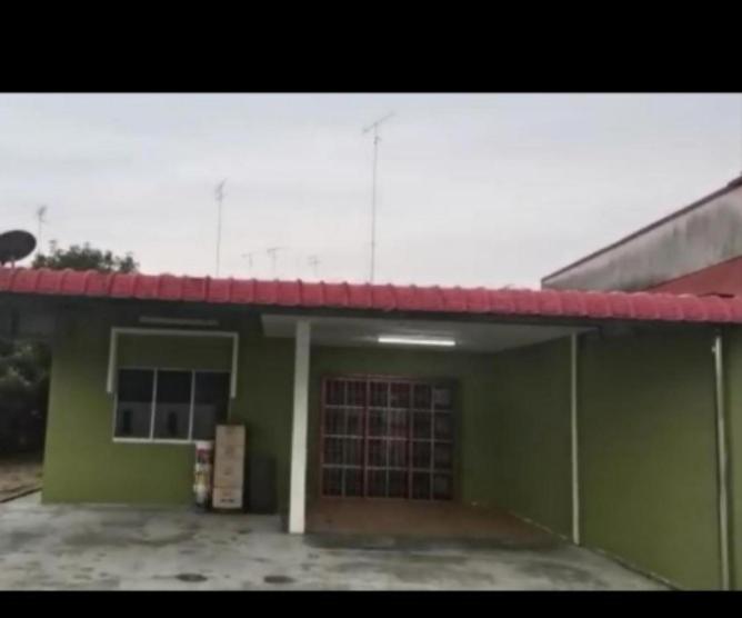 Jauharee Homestay Muar Entire Home photo 2