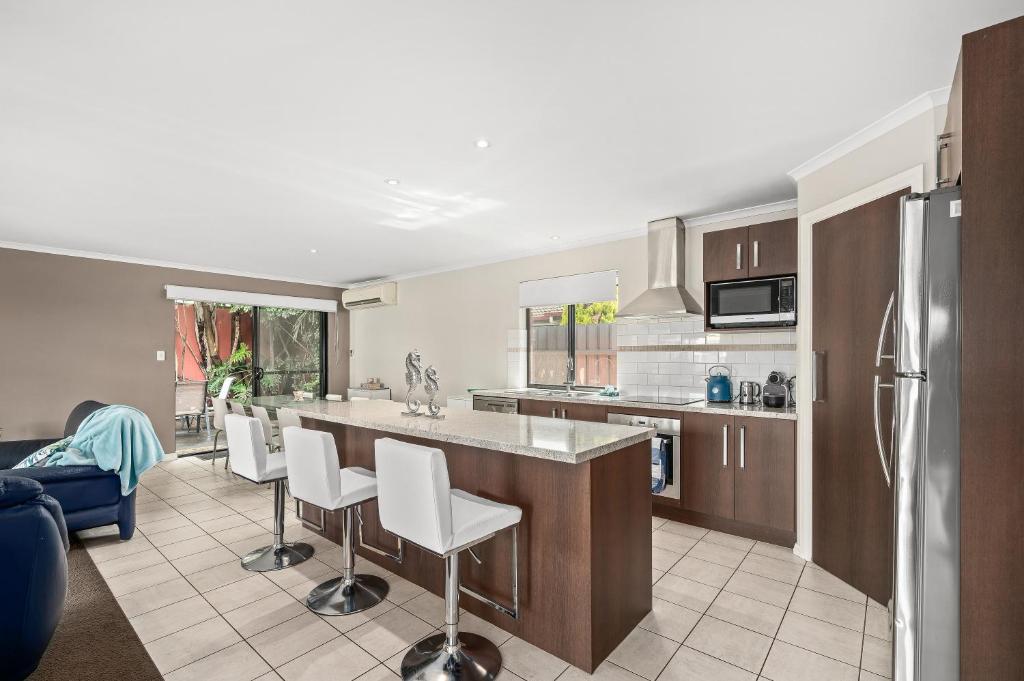 Seacret Oasis - Alding Beach - C21 SouthCoast Holidays photo 3