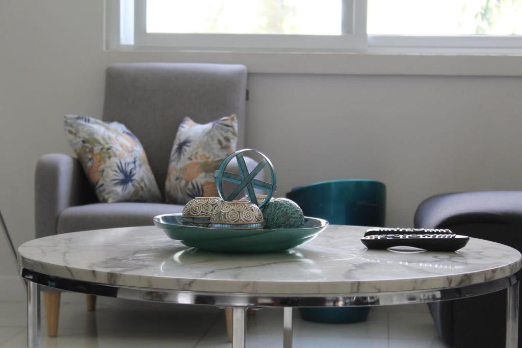 Luxury 2 bed Apartment in Kingston photo 3