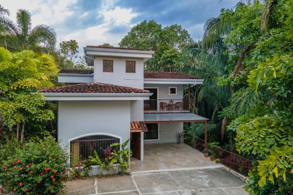 Villa with jungle view & pool near Manuel Antonio photo 3