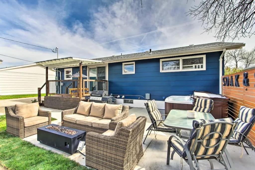 Sleek Great Falls Retreat image