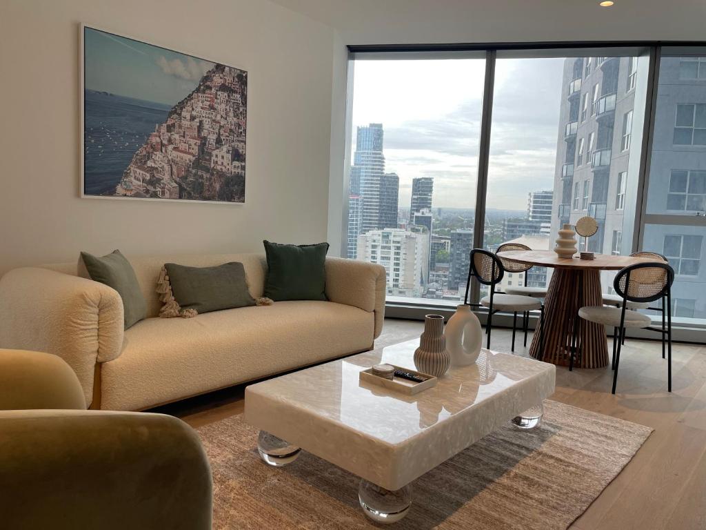 Serenity Stayz 3 Bedroom 2 Bathroom Apartment CBD
