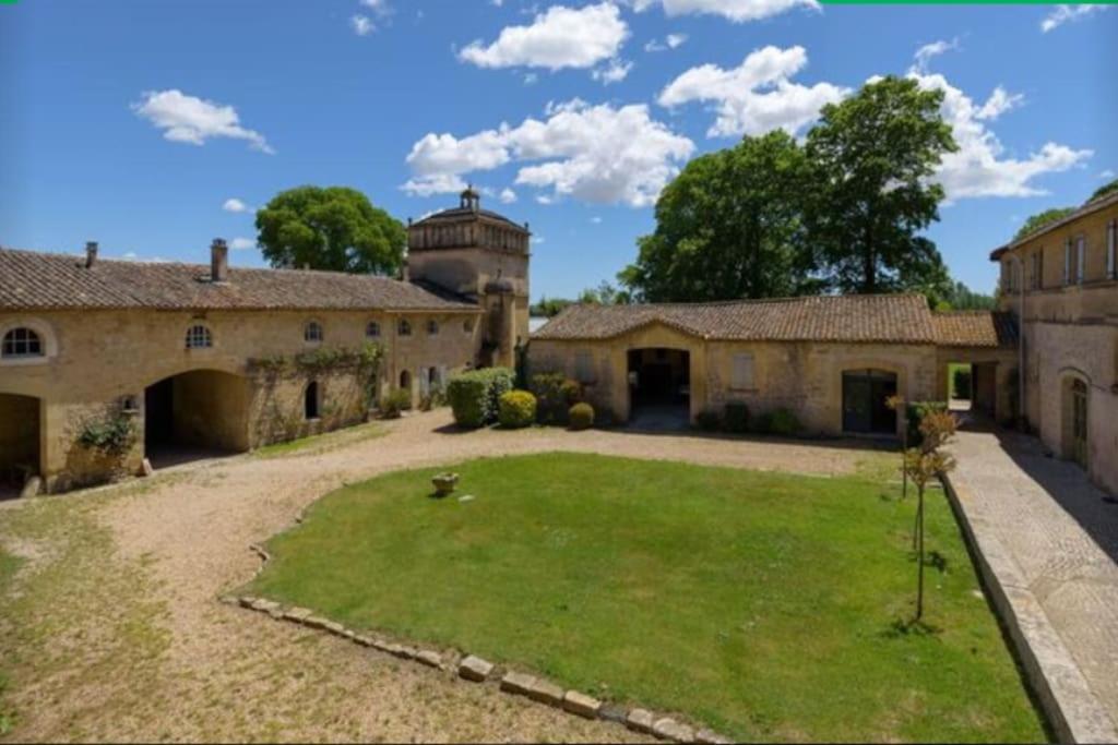 Château Teillan - Cadran solaire photo 1