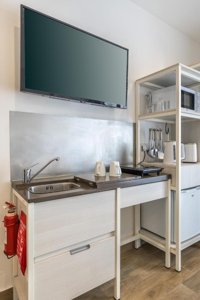 Studio 21 with kitchenette at the new Olo living photo 4