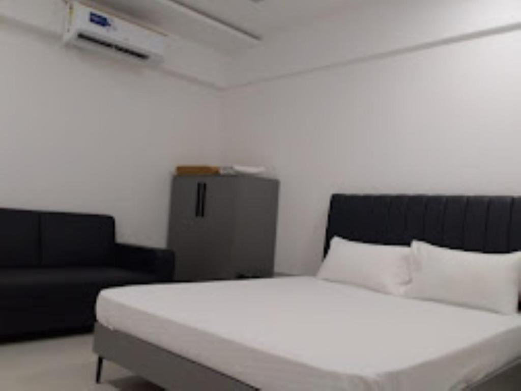 Lennox Hotel , Surat photo 2