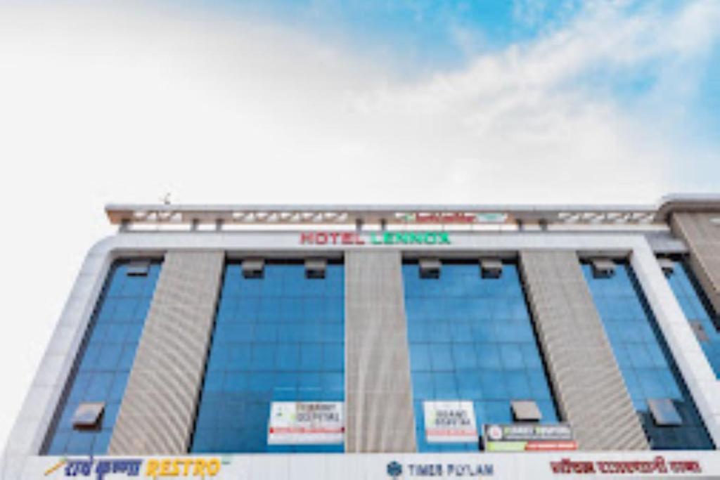 Lennox Hotel , Surat