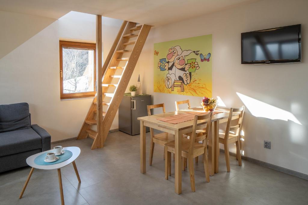 Apartmány pro rodiny s dětmi - Permoník - Tap to explore photos