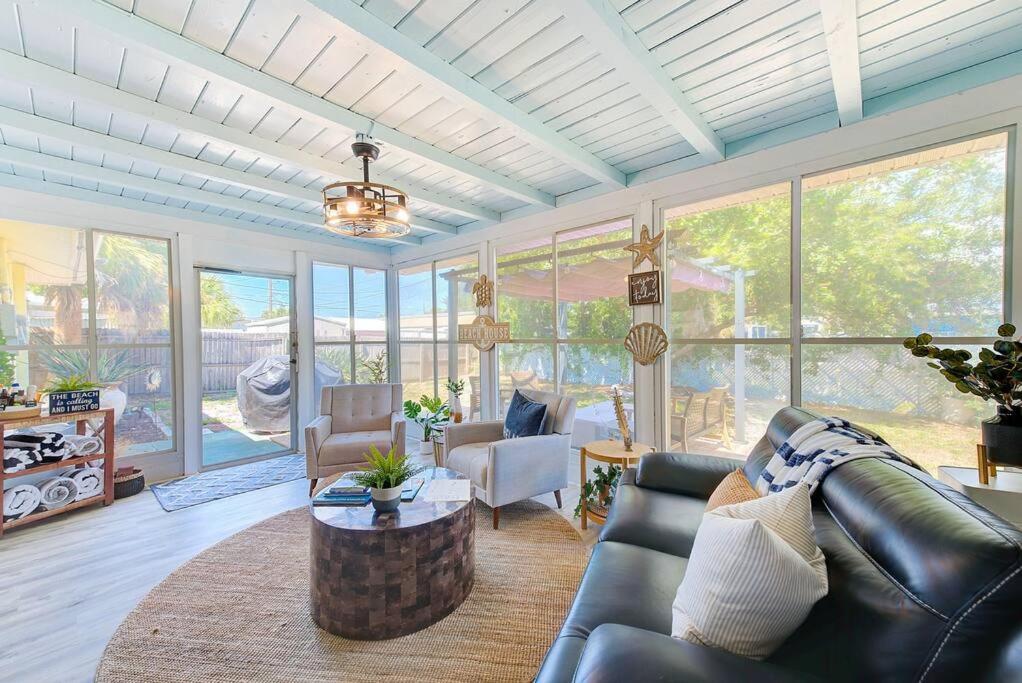 Largo Beach House image
