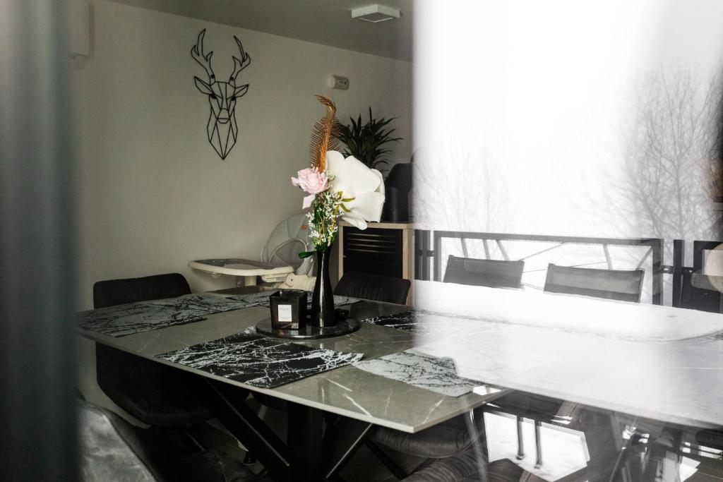 Villa in the Vineyard with Pool, HotTub & Sauna photo 4