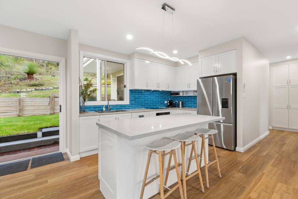 Newly Renovated Hyams Beach Cottage photo 2
